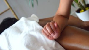 A Portée de Mains - Nathalie Ponçot Massages californien, suédois, sur chaise ergonomique à Paris - Bien-être - Détente - Relaxation - Sérénité - 11ème arrondissement